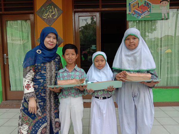 PARA PEMENANG LOMBA MEWARNAI KALIGRAFI MUHARRAM 1441 H PARA PEMENANG LOMBA MEWARNAI KALIGRAFI MUHARRAM 1441 H