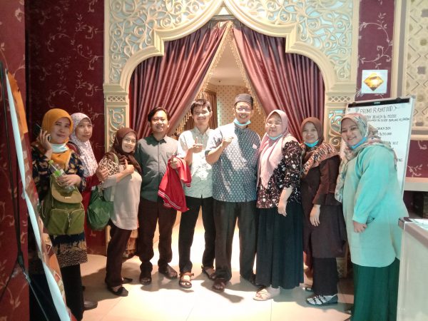 Makan siang Bersama setelah berkegiatan