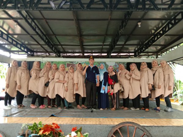 Kepala Sekolah & Guru bersama Para Wali Murid kelas 1