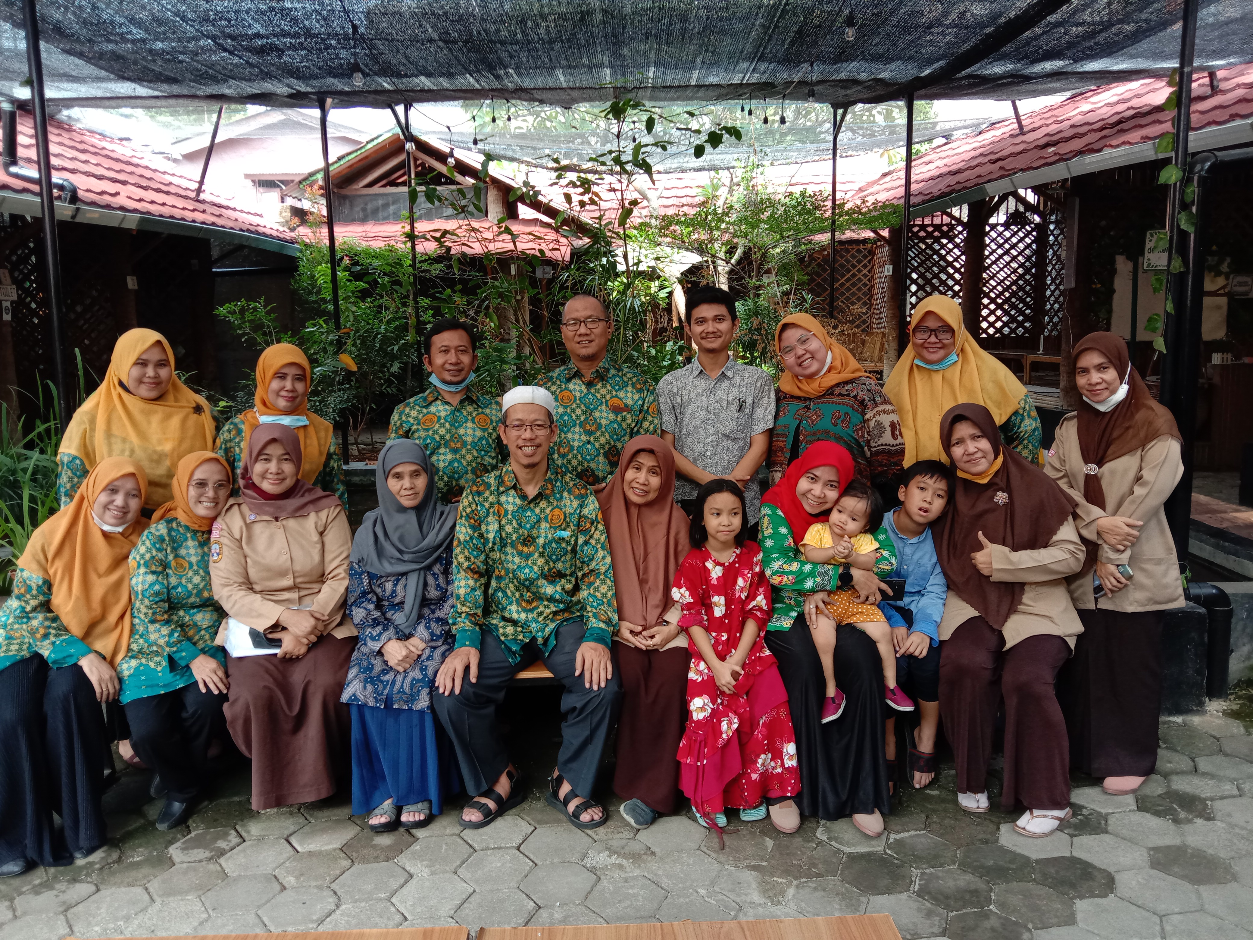 PELEPASAN USTADZAH MARWANI, S.Pd.I PELEPASAN USTADZAH MARWANI, S.Pd.I